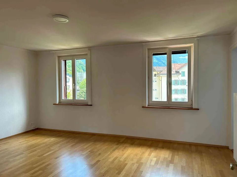 Zentrale 4-Zimmer-Wohnung mit privatem Garten & eigener Waschmaschine