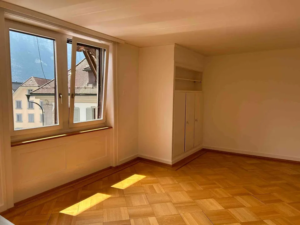 Zentrale 4-Zimmer-Wohnung mit privatem Garten & eigener Waschmaschine