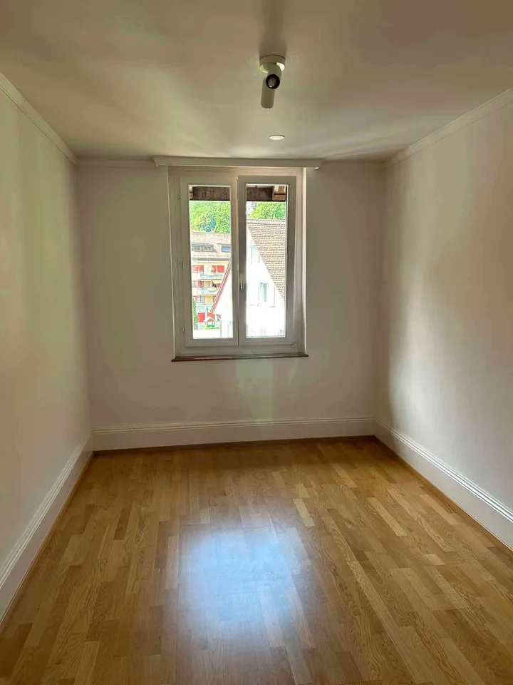 Zentrale 4-Zimmer-Wohnung mit privatem Garten & eigener Waschmaschine