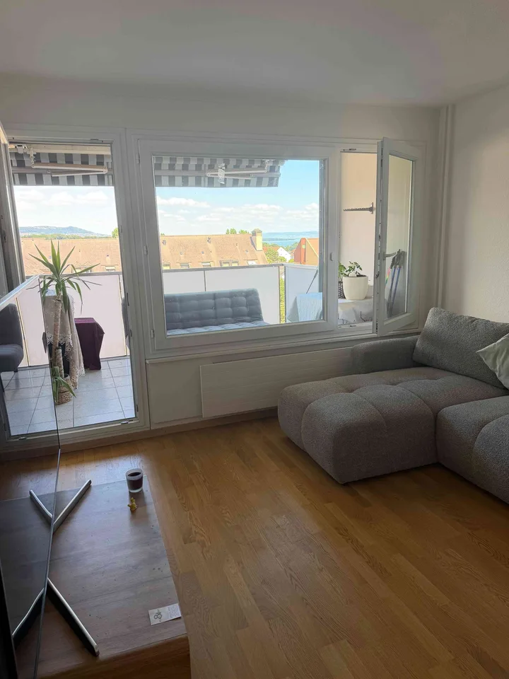 Appartement à gland, bien équipé , belle vue et pratique