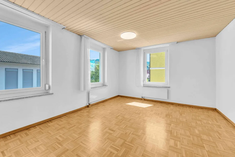 HELLE WOHNUNG MIT GROSSEM BALKON AN ERSTKLASSIGER LAGE