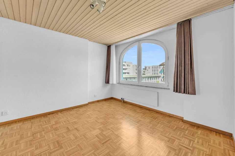 HELLE WOHNUNG MIT GROSSEM BALKON AN ERSTKLASSIGER LAGE