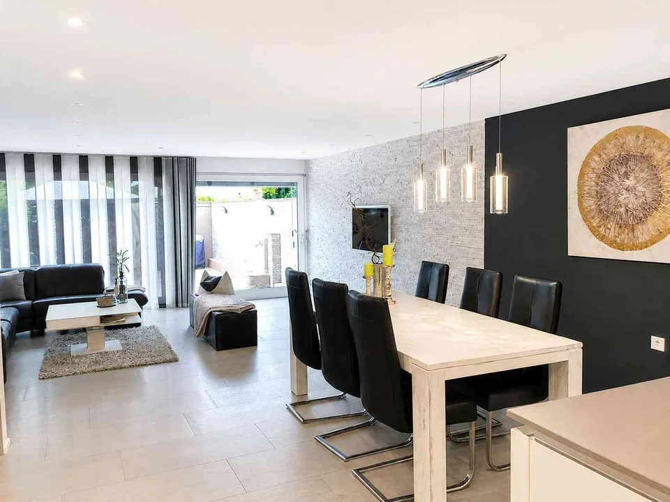 modernes 5 Zimmer-Reihenhaus am Waldrand in Zürich Höngg - stadtnah