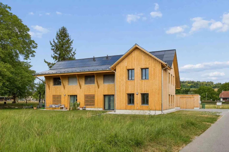 2x Moderne 3.5-Zimmer-Maisonette-Wohnung in Worben – Neubau 2025