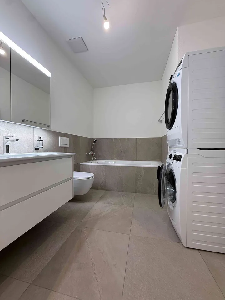 Neubau Erstbezug: Moderne 3.5 Zimmer Wohnung im Ziegelei Quartier Berg