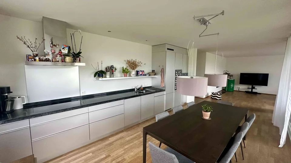 Grosszügige 3.5-Zimmer-Wohnung in ruhiger und zentraler Lage