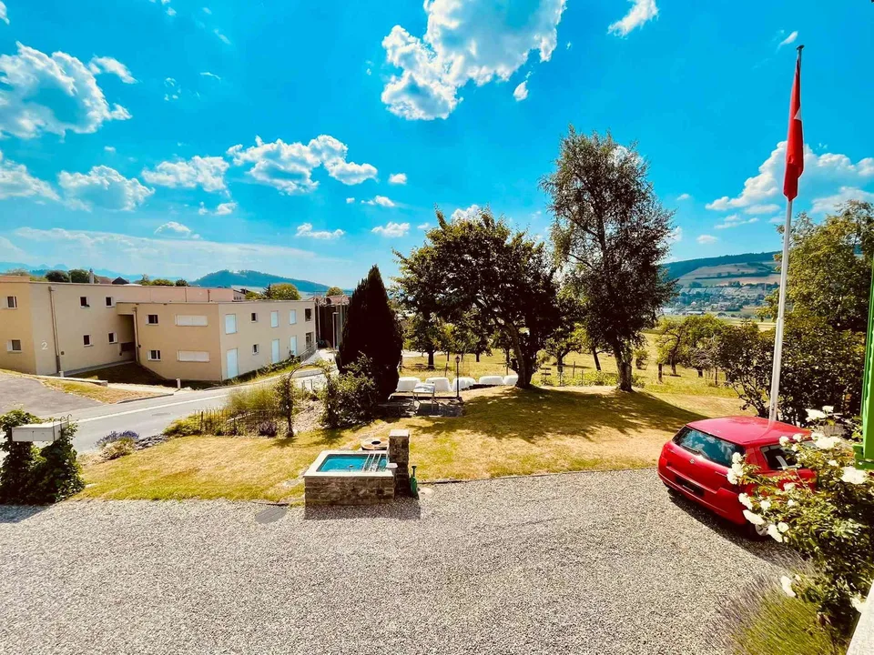 5.5-Zimmer-Familienwohnung mit Garten, Werkraum und viel Freiraum