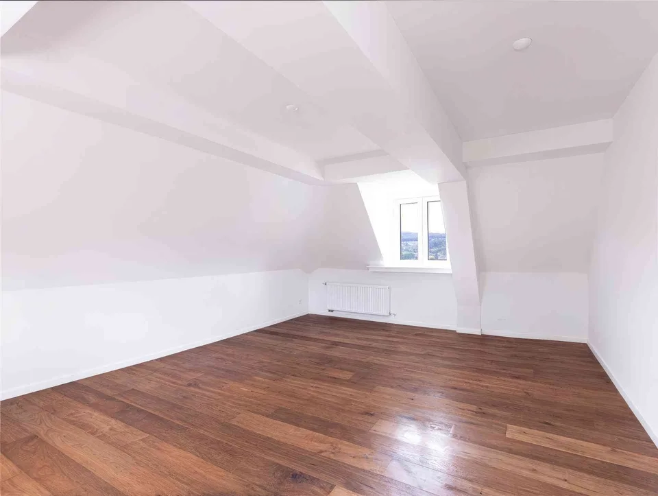 Lichtdurchflutete 4.5-Maisonette-Wohnung mit Seesicht