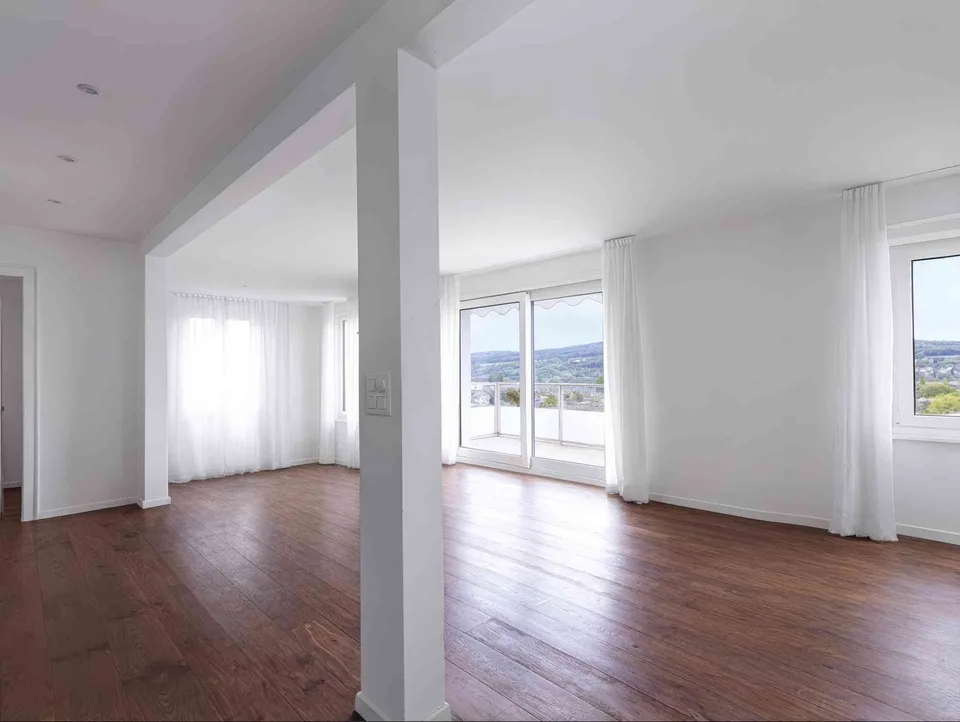 Lichtdurchflutete 4.5-Maisonette-Wohnung mit Seesicht