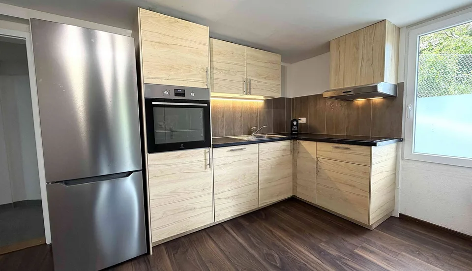 Sonnige Terrasse & Wiese und grosszügige 3.5 Zimmer Wohnung