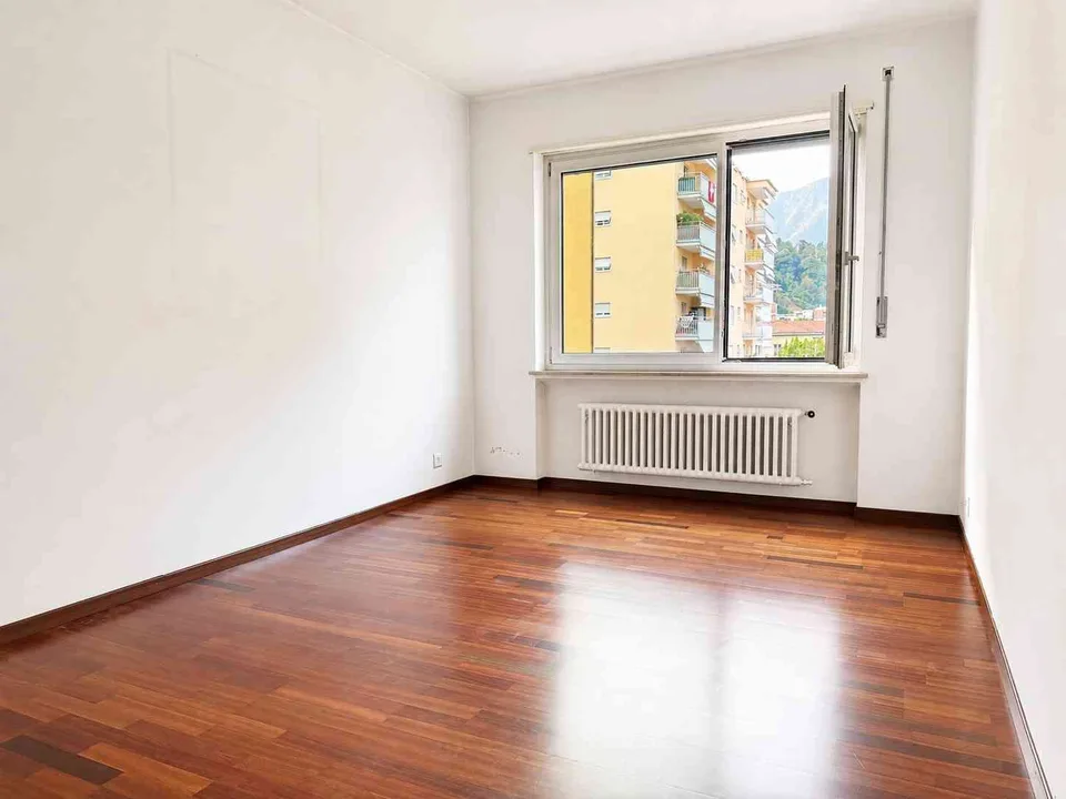 Viganello Centro: Ampio 3.5 luminoso e strategico
