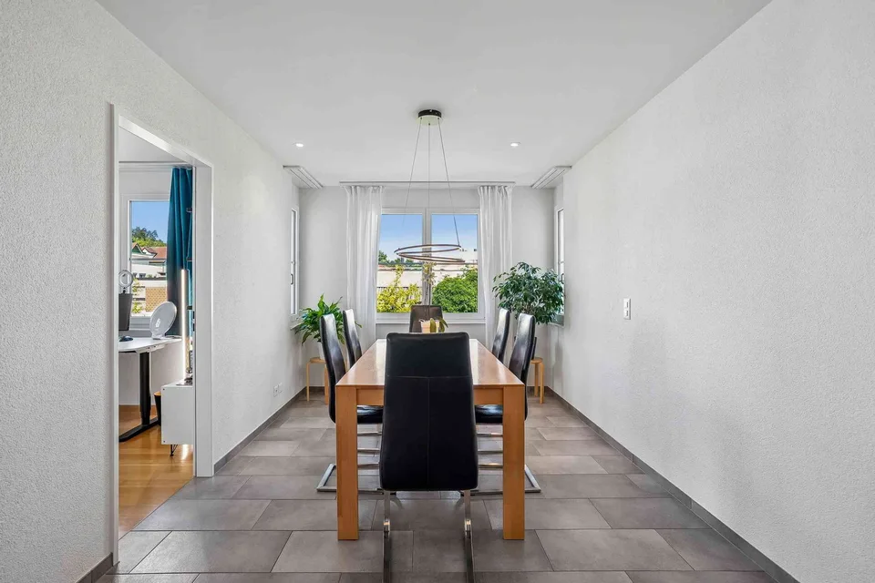 Appartement spacieux, élégant et moderne de 5,5 pièces – photo 3 sur 9