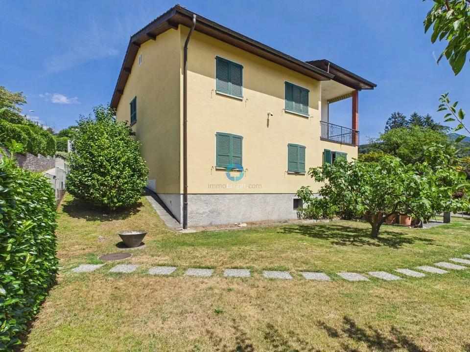 Casa bifamiliare 9 locali con giardino a Ponte Capriasca
