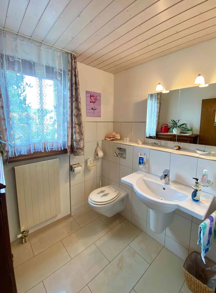 Attraktives 9½-Zimmer-Haus mit 2 Wohnungen, Bauland-Parzelle