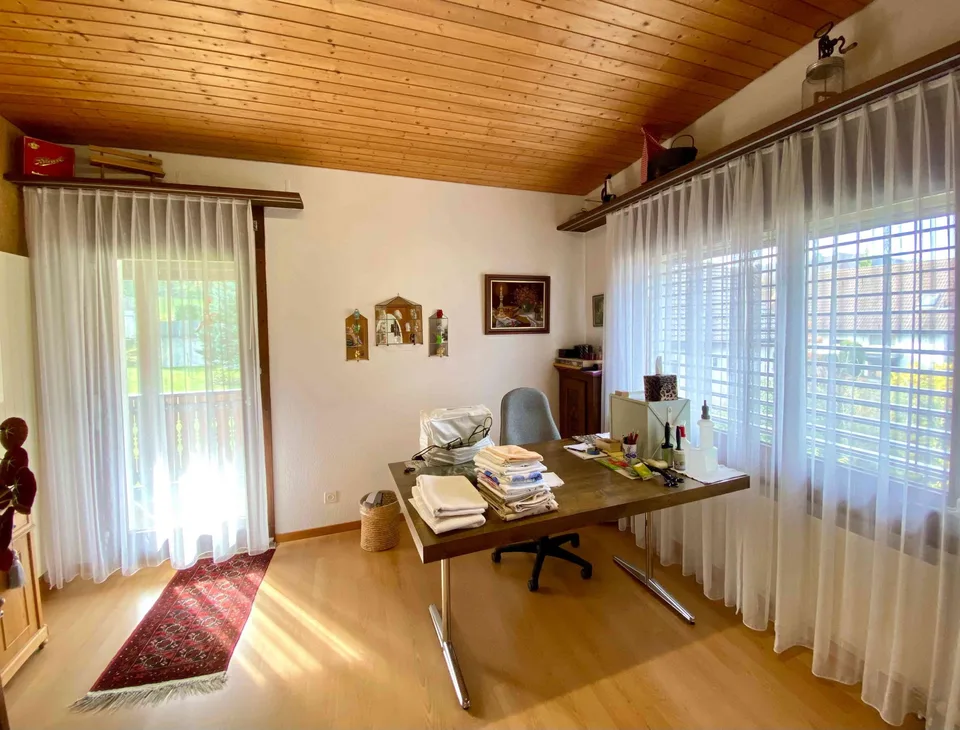 Attraktives 9½-Zimmer-Haus mit 2 Wohnungen, Bauland-Parzelle