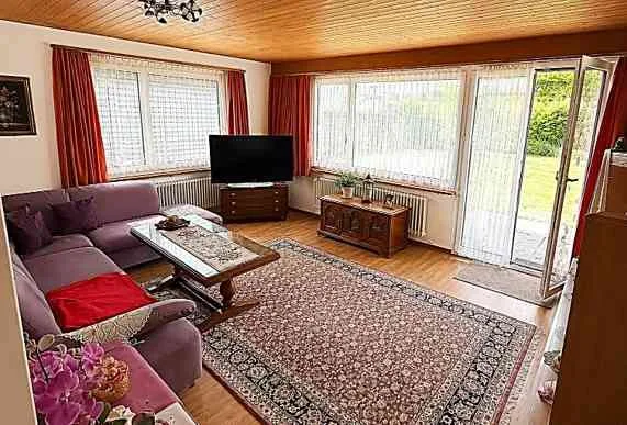 Casa unifamiliare di 6 locali su 749 m² – molto potenziale