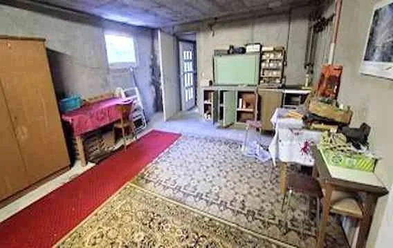 Casa unifamiliare di 6 locali su 749 m² – molto potenziale