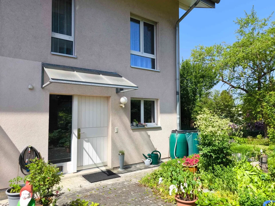 Gepflegtes Eck-Reiheneinfamilienhaus mit moderner Ausstattung