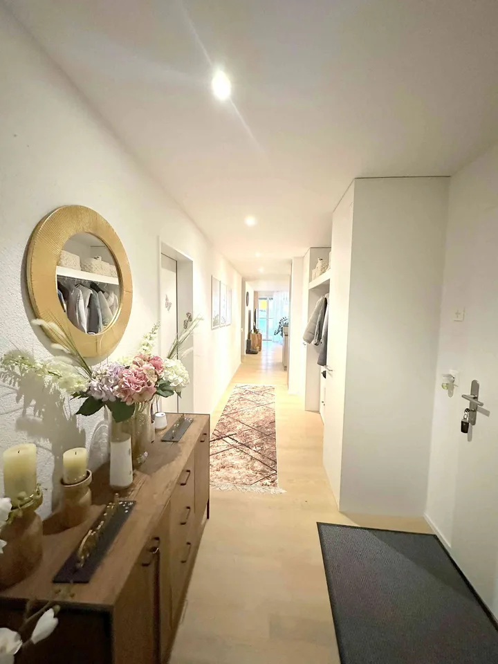 Grosszügige 5.5-Zimmer-Wohnung zentral in Reichenburg SZ
