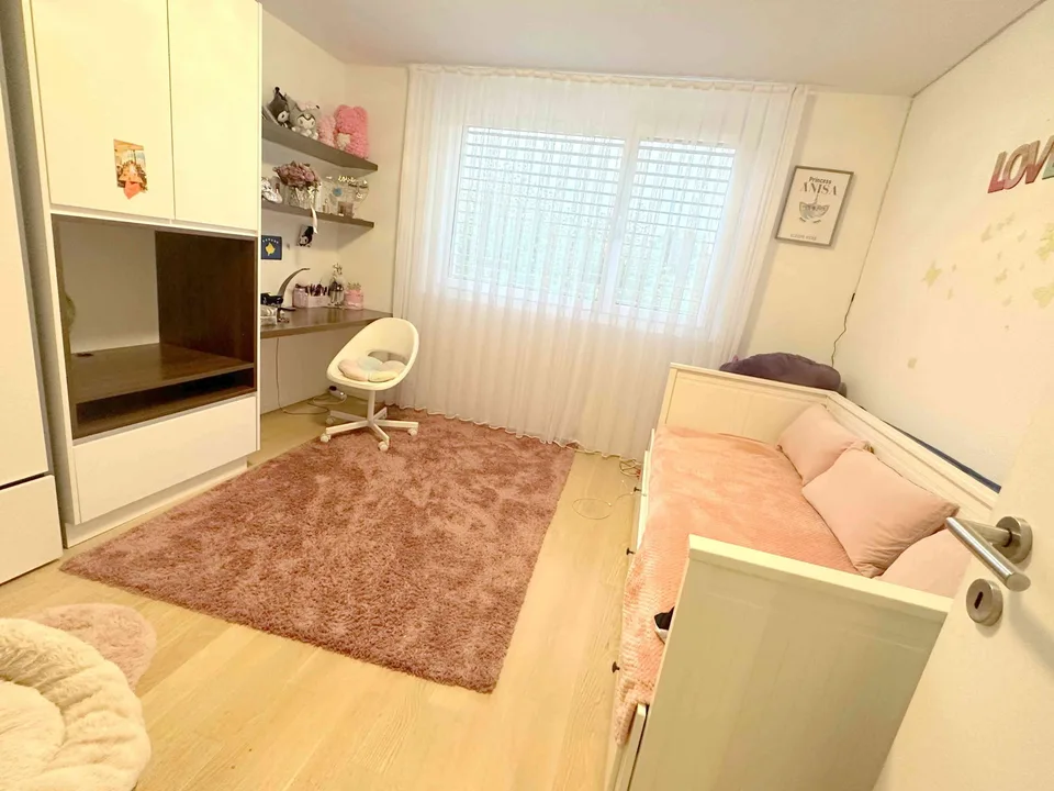 Grosszügige 5.5-Zimmer-Wohnung zentral in Reichenburg SZ