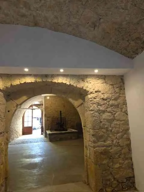 Local Commercial de 100m² au coeur du village