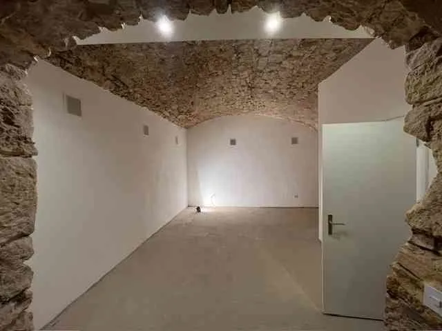 Local Commercial de 100m² au coeur du village