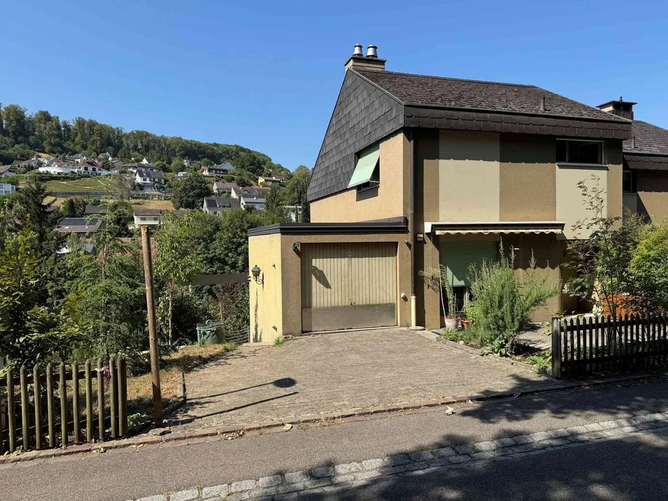 Haus im Grünen mit nahem ÖV-Anschluss nach Basel – photo 3 of 12