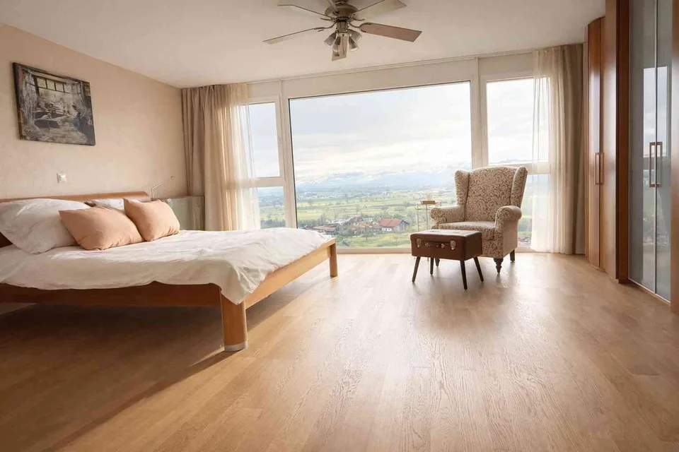6.5-Zimmer-Haus mit Einliegerwohnung