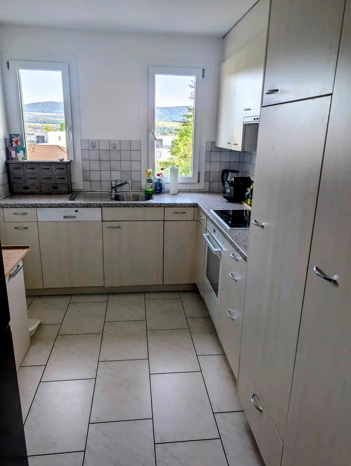 Gemütliche 5 Zimmer Maisonette Wohnung in Wahlen b. Laufen