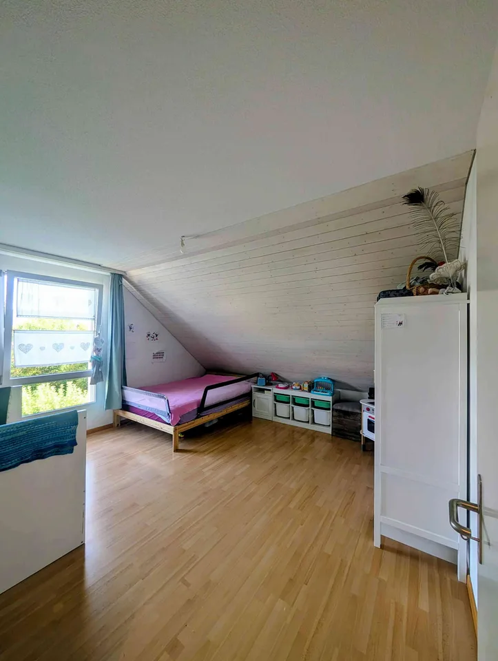 Gemütliche 5 Zimmer Maisonette Wohnung in Wahlen b. Laufen