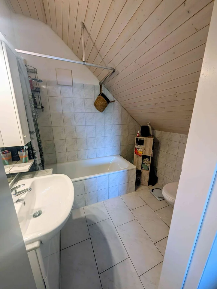 Gemütliche 5 Zimmer Maisonette Wohnung in Wahlen b. Laufen