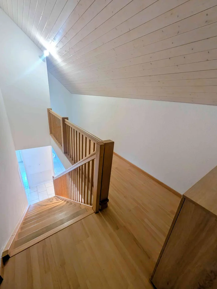 Gemütliche 5 Zimmer Maisonette Wohnung in Wahlen b. Laufen