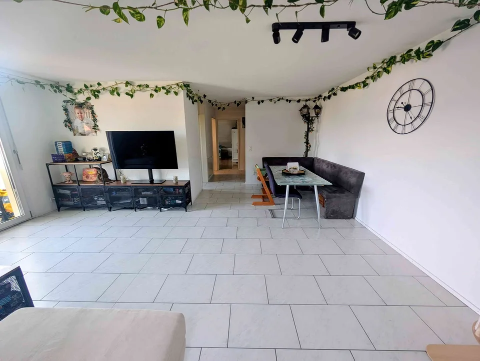 Gemütliche 5 Zimmer Maisonette Wohnung in Wahlen b. Laufen