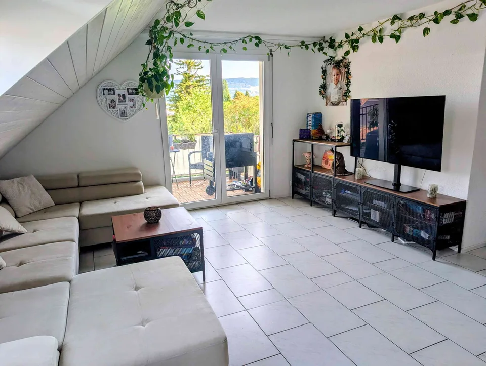 Gemütliche 5 Zimmer Maisonette Wohnung in Wahlen b. Laufen