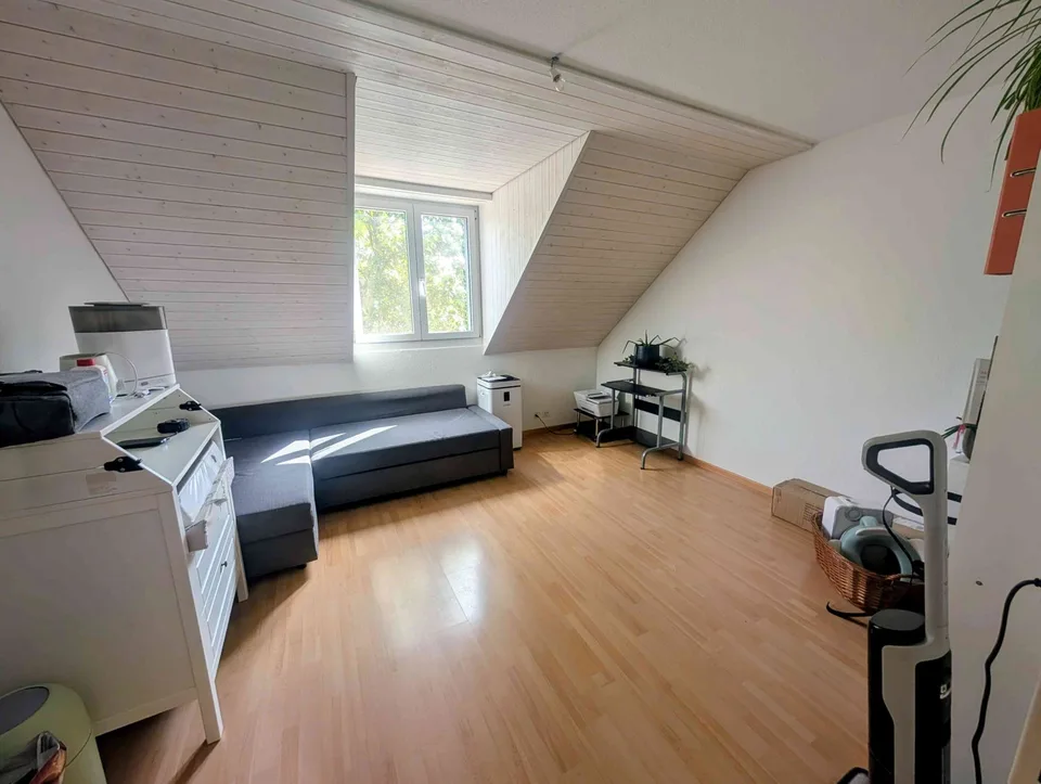 Gemütliche 5 Zimmer Maisonette Wohnung in Wahlen b. Laufen