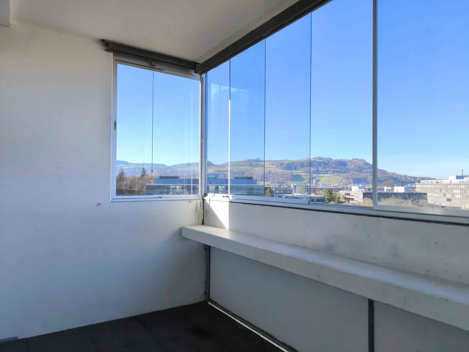 Helle 5.5-Zimmer-Wohnung mit Weitsicht an zentraler Lage in Bern