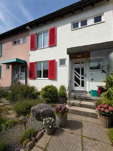 4.5-Reihen-EFH (Winterthur-Dättnau) grosser Garten + Ausbaupotenzial