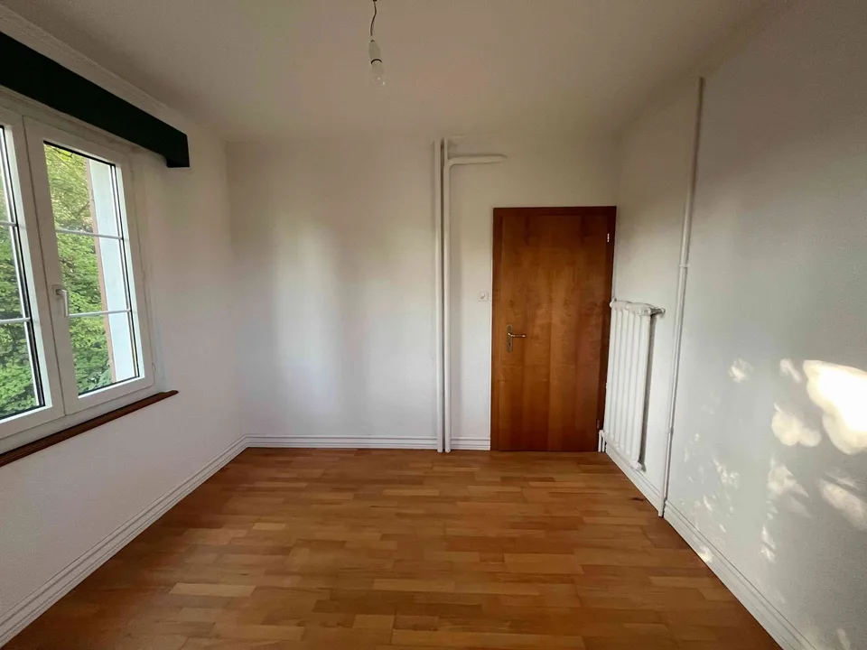 Charmante 3.5-Zimmer-Altbauwohnung mit Balkon in Wallisellen