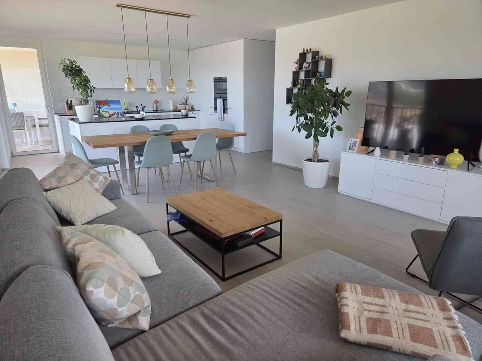 Zu vermieten : Moderne 3.5 -Zimmer Wohnung mit grossem Balkon in Stein