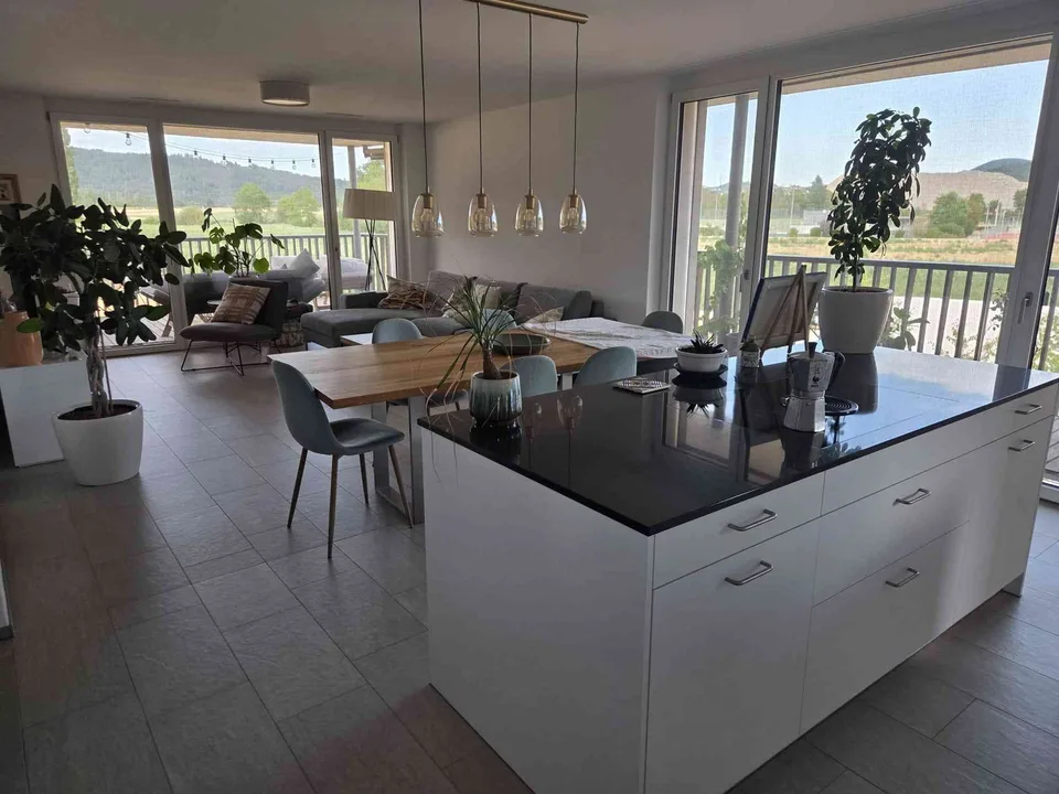 Zu vermieten : Moderne 3.5 -Zimmer Wohnung mit grossem Balkon in Stein