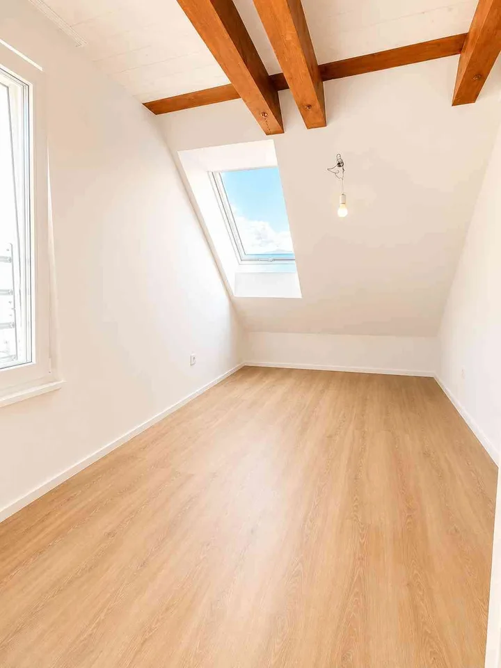 4.5-Zimmer-Maisonette mit Seesicht und Garten