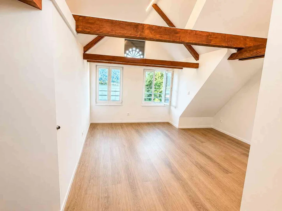 4.5-Zimmer-Maisonette mit Seesicht und Garten