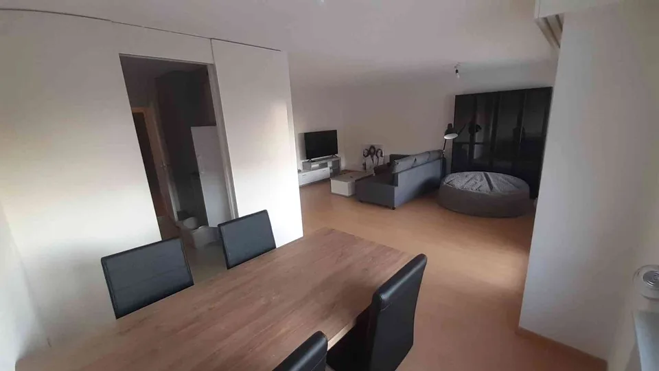 Schöne 4.5 Zimmer-Wohnung im Grünen !