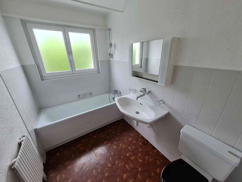 Schöne 4.5 Zimmer-Wohnung im Grünen !
