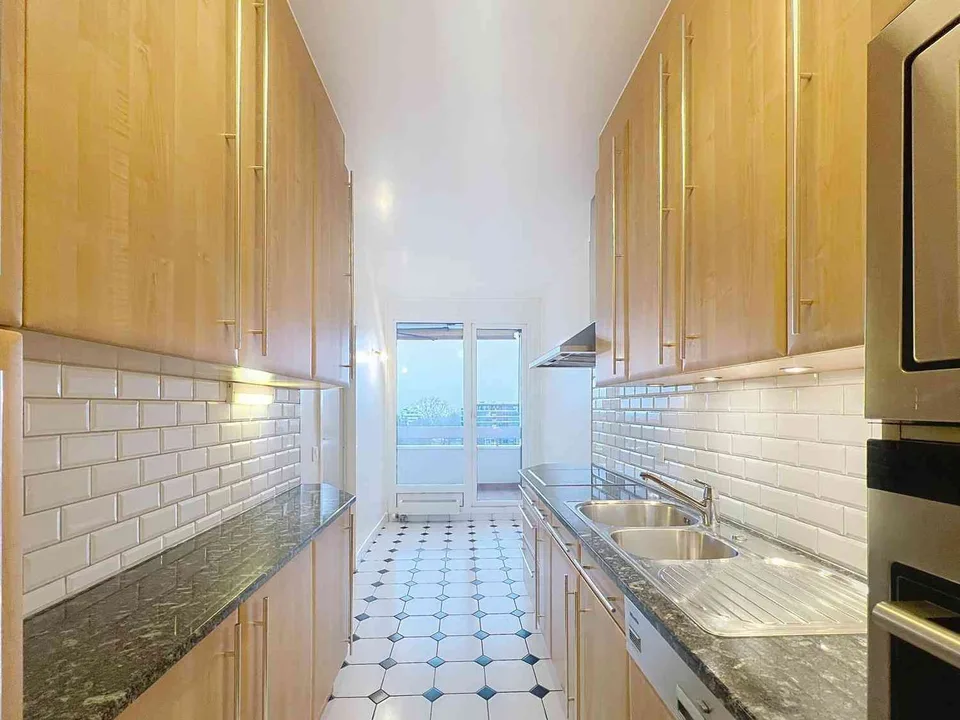 Appartement lumineux de 3 pièces avec balcon à Meyrin