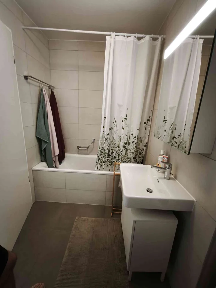 Appartement attique lumineux de 3,5 pièces à Renens VD