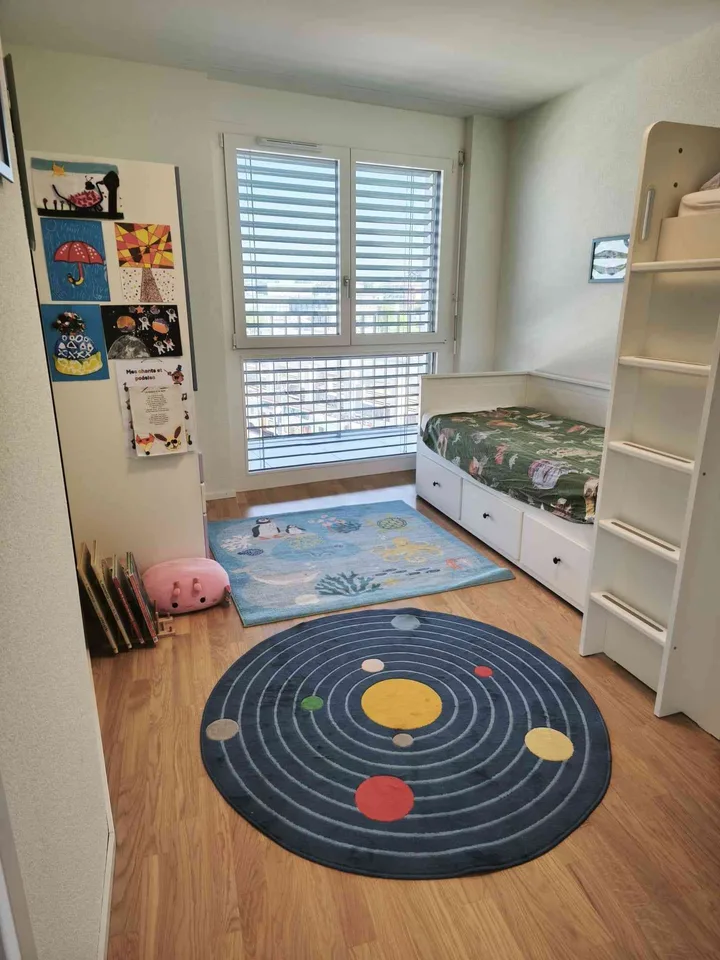 Appartement attique lumineux de 3,5 pièces à Renens VD