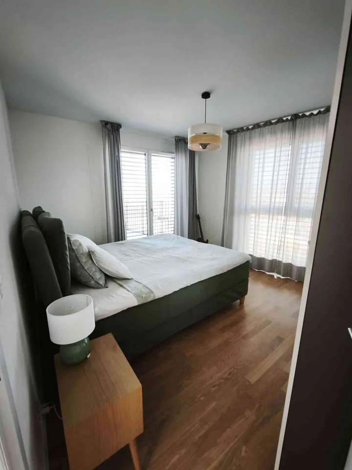 Appartement attique lumineux de 3,5 pièces à Renens VD