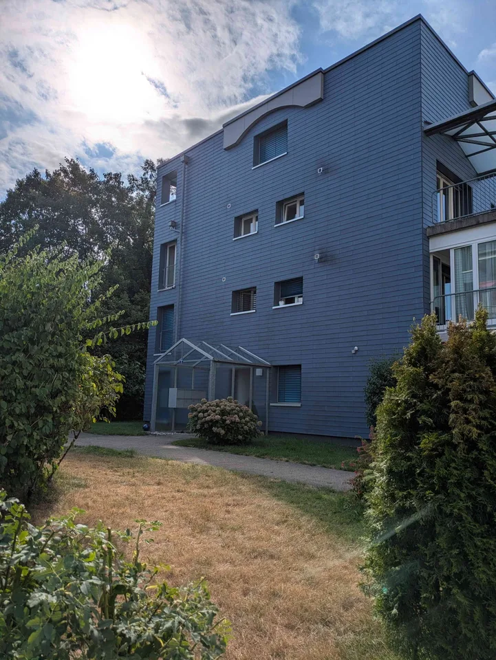 Zentral wohnen in Rapperswil – 3.5-Zimmer mit zus. Parkplatz/Hobbyraum