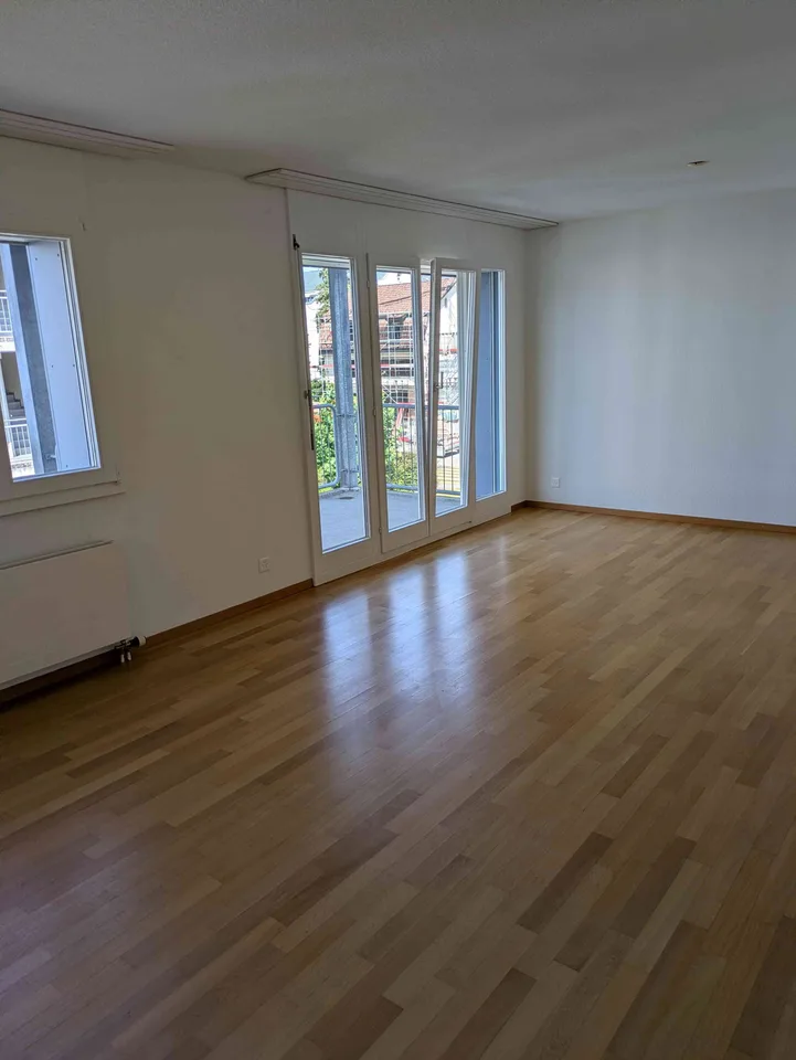 Zentral wohnen in Rapperswil – 3.5-Zimmer mit zus. Parkplatz/Hobbyraum